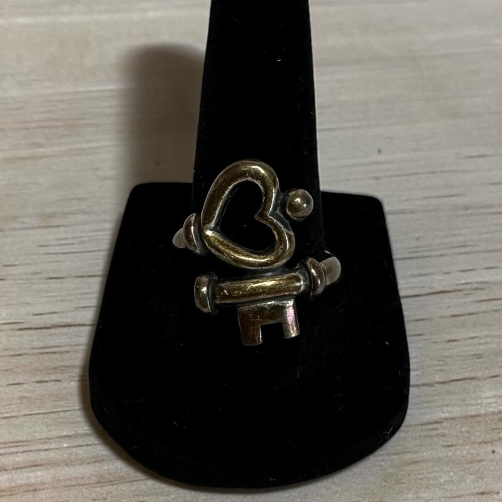 James Avery Heart Key Ring Womens Size 8.75/9 .925 Silver Retired Bypass Design